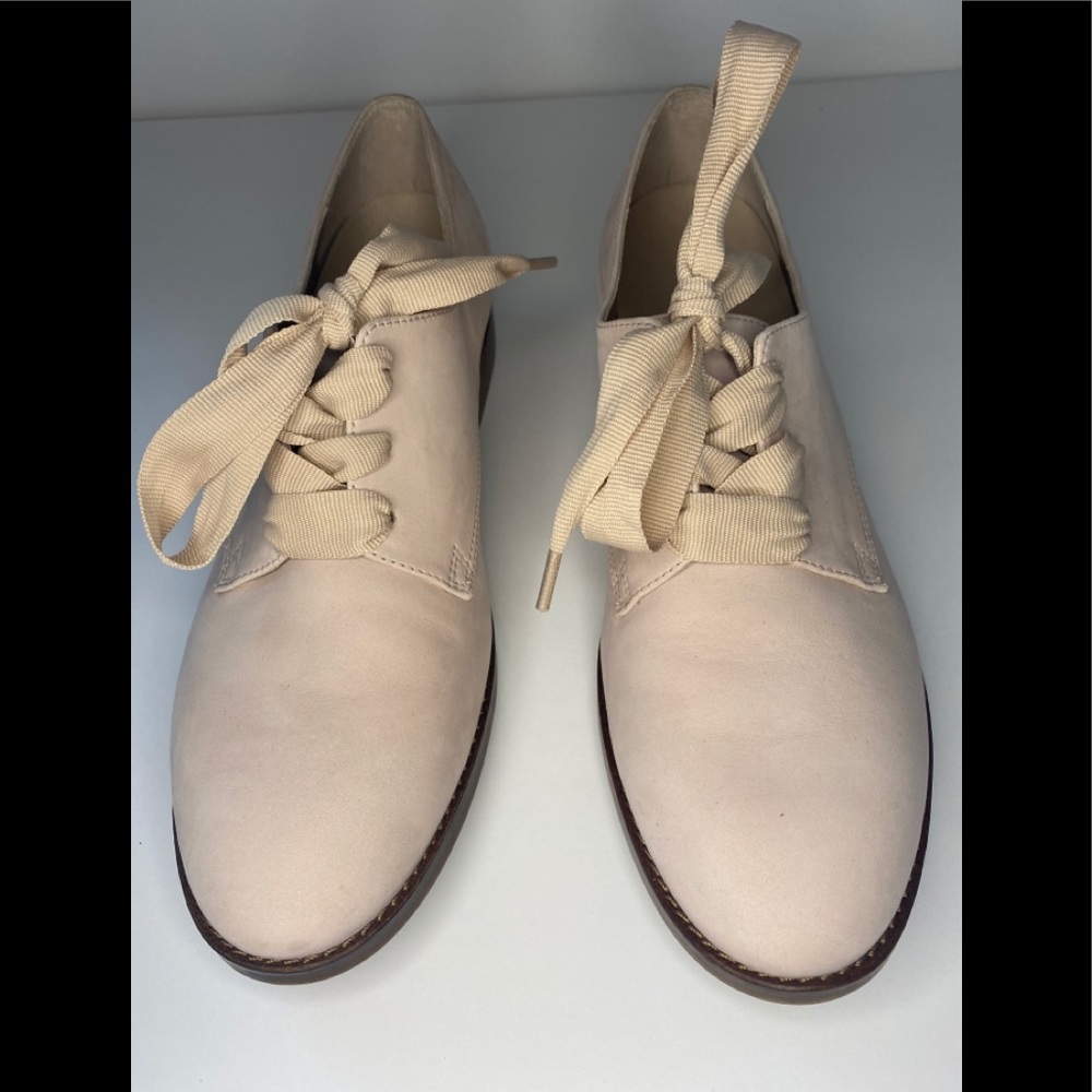 Vionic 9.5 NWT and Box. Light pink suede